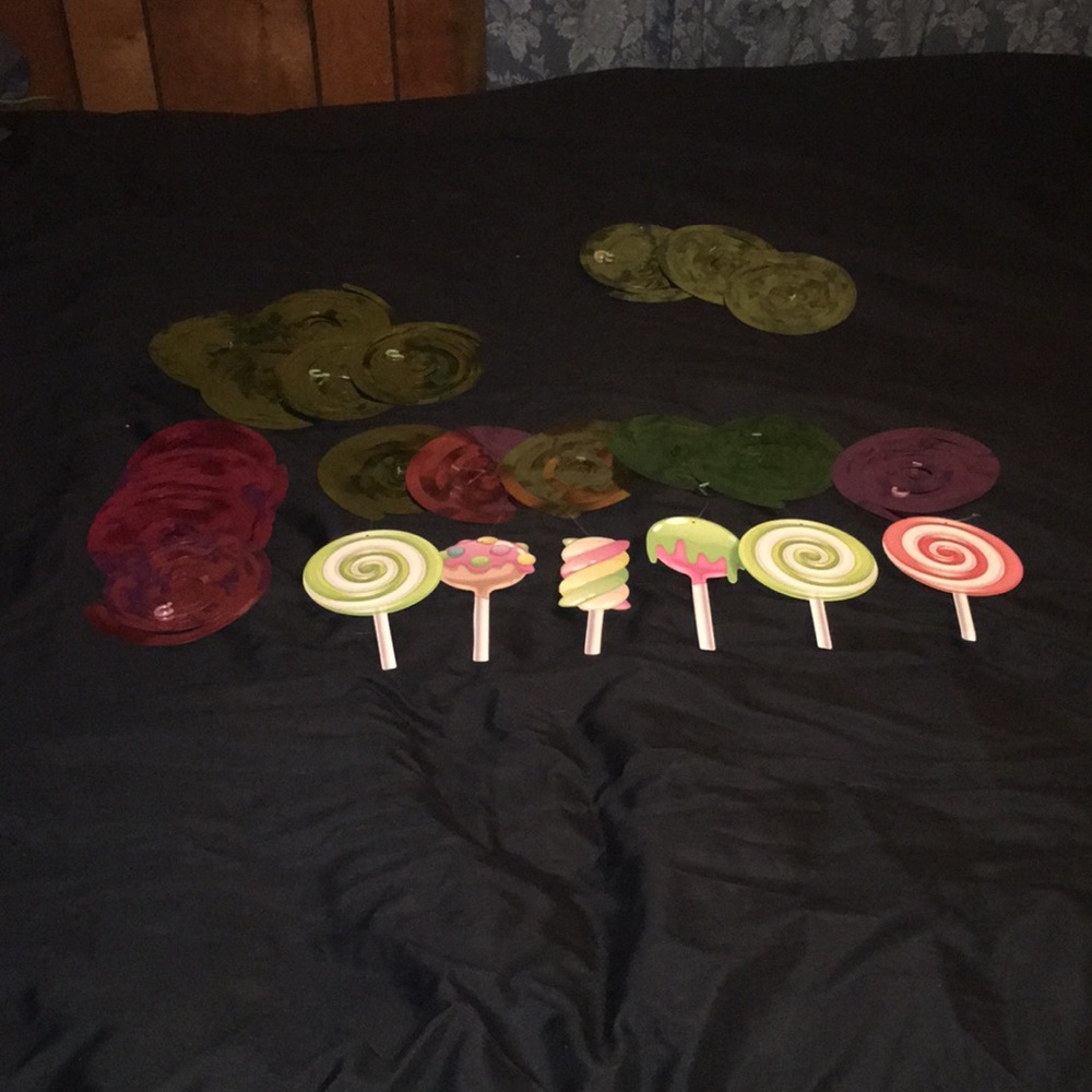 19 piece candy party hanging decorations